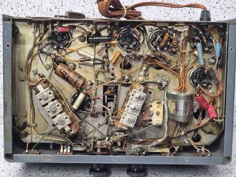 Echophone EC-1B 》HALLICRAFTERS 》3pásmový 6lampový prijímač - 20