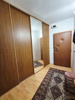 BEZ PROVÍZIE- 3 izb.byt pri OC Centrál a zimného štadióna O. - 20