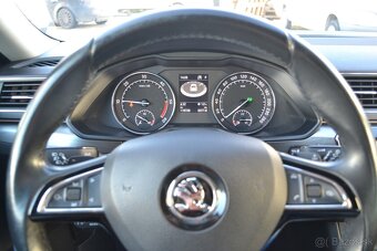 Škoda Superb 2.0 TDi Style 4x4 DSG - 20