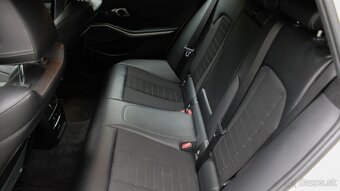 BMW Rad 3 Touring 330i xDrive A/T, Slovenske auto 2021 - 20