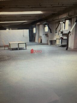 Na predaj POZEMOK s komerčnou budovou s fotovoltaikou pri Du - 20