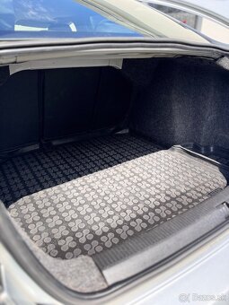 Volkswagen Jetta 1.9Tdi 77kw SR - 20