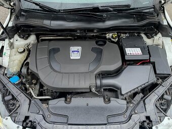 Volvo V40 D3 2.0 110kw Momentum - 20
