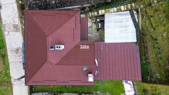 Veľký dvojgeneračný rodinný dom v obci PRAKOVCE - 20