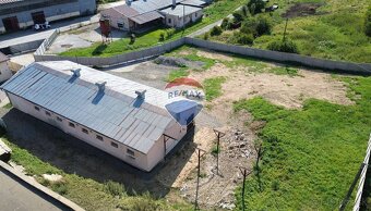 Perspektívna budova s pozemkom 2348m2, pri Hanušovciach nad  - 20