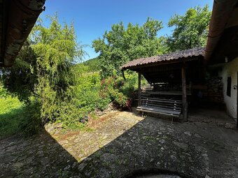 Chata s rozsiahlym pozemkom nad obcou Hrušov - 20