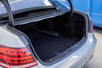 Mercedes-Benz E trieda Sedan 220 CDI BlueTEC / NELAKOVANÉ - 20