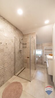 REZERVOVANÉ: Rodinný dom s garážou a krásnym pozemkom Banka  - 20