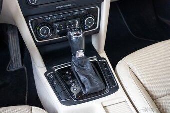 Škoda Superb Combi 3.6 FSI V6 4x4 Elegance DSG - 20