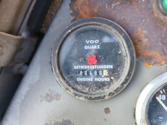 Unc 750 ( locust, unc 060) - 20