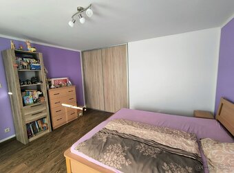 Dom s bazénom v centre - 20