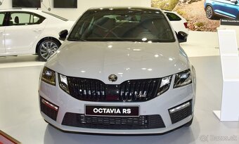 PREDNA MASKA OCTAVIA 3 - RAMCEK GRILU MASKY CIERNY - 20