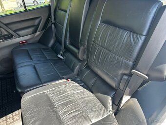 Mitsubishi Pajero - 20