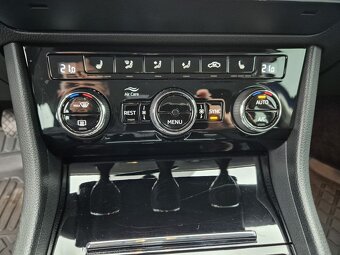 Škoda Superb Combi 2.0 TDi 110 kW DSG Ambition - 20