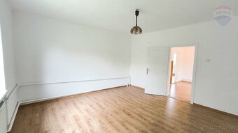 NA PREDAJ: Zrekonštruovaný  4-izb RD, Kolta - 20