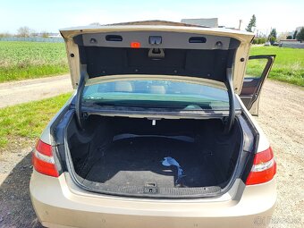 Rozpredám Mercedes E 250cdi w212 AMG - 20