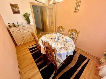Veľký 6-izbový rodinný dom s krbom a garážou v pokojnej... - 20