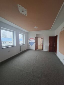 INVESTIČNÁ PRÍLEŽITOSŤ ROKA: Administratívny objekt s neobme - 20
