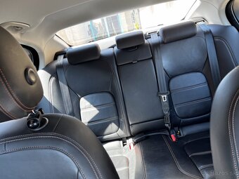 Jaguar XE 2.0 I4D 180k Prestige AT - 20