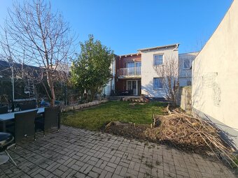 NA PREDAJ RODINNÝ DOM S POZEMKOM BRATISLAVA RUŽINOV - 20