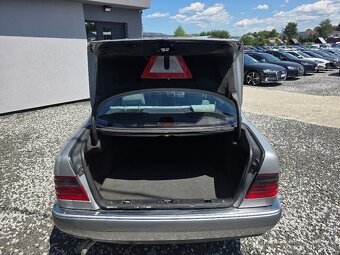 Mercedes-Benz E trieda Sedan - 20