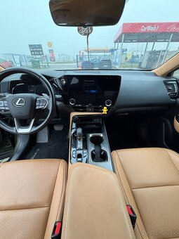 Lexus NX Elektrické vozidlo 450h - 20