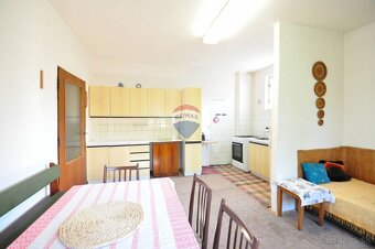 PREDAJ, Dvojgeneračný rodinný dom s potenciálom investície – - 20