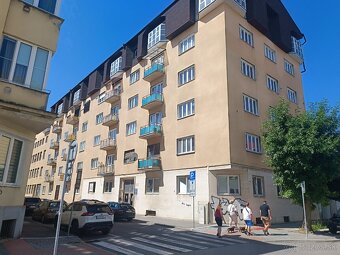 Exkluzívny 4-izbový byt v historickom srdci mesta - Žilina - 20