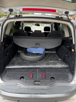 FORD SMAX 2.0 TDCI / AUTOMAT / PLNÁ VÝBAVA / PRVÝ MAJITEĽ - 20
