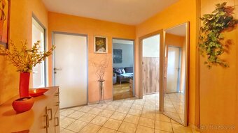 Na predaj priestranný 3-izbový byt 82 m2-balkón, loggia - bl - 20