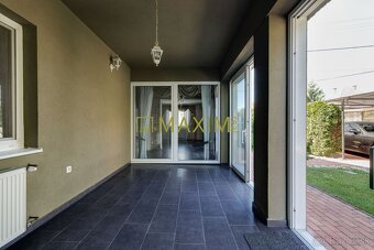 Nadčasový rodinný dom plný priestoru a elegancie – s bonusom - 20