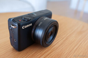 Canon EOS M10, 15–45mm, 22mm f2 - 20