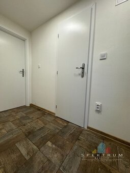 SPEKTRUM REALITY- Na PREDAJ 3 -izbový byt, 57 m2, Handlová,  - 20