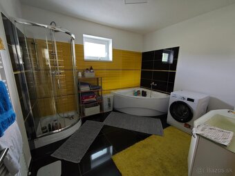 Predávame nadštandardný rodinný dom - 20