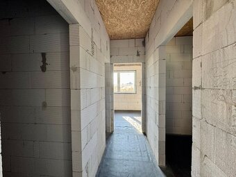 BENIAKOVCE - TEHLOVÝ 4 IZBOVÝ PEKNÝ RD 107 M2 S TERASOU, HRU - 20