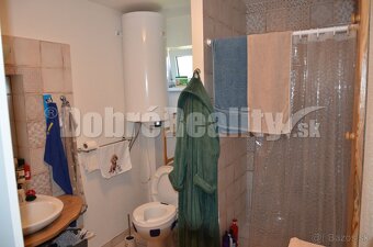 Pokojné bývanie v prírode – celoročne obývateľná chata po re - 20