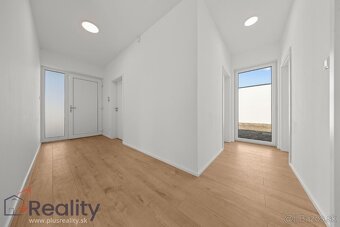 Moderný štvorizbový samostatne stojaci rodinný dom na predaj - 20