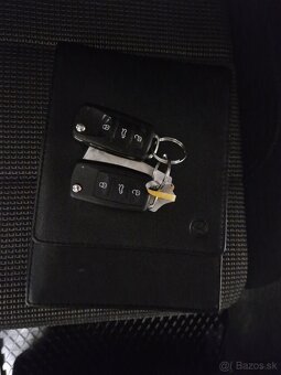 VW Sharan 2,0 TDI 103kW 7 miestny Vyservisovan - 20