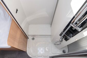Pilote-JOA,1500km,5osob,garaz,klima,tempo,solar,alu,023,novy - 20