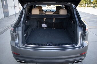 Porsche Cayenne 4x4 AT/8 - 20