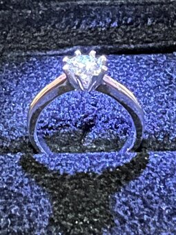 Zlatý dámsky prsteň a prstene - 20