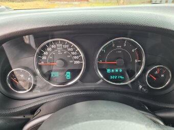 predám Jeep Wrangler 2.8 CRD 2014 - 20