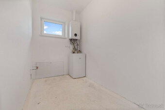 Rodinný dom s dvomi 3 izbovými bytovými jednotkami so záhrad - 20