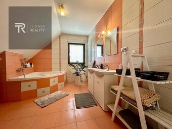 TRNAVA REALITY - Na predaj zariadený 5-izbový RD Leopoldov N - 20