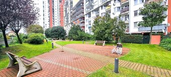 KLIMATIZOVANÝ, ČERSTVO VYMAĽOVANÝ  2i. BYT 55m2 S PARKINGOM - 20