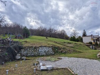 NA PREDAJ: Pozemok Podhorany 1403 m2 - 20