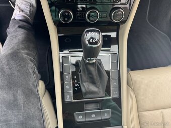 ŠKODA SUPERB 3 COMBI L&K 4x4 2.0 TDI DSG 140KW FULL METRIX - 20