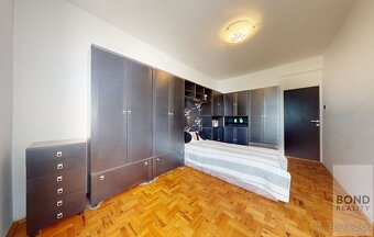 Jedinečná investičná príležitosť na Hradnom kopci. Luxusný r - 20