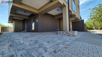 Nový skolaudovaný 4-izbový apartmán s terasou i parkovaním - 20