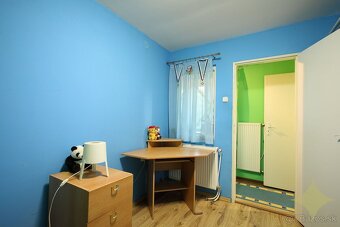 REZERVOVANÉ - Čiastočne zrekonštruovaný rodinný dom s letnou - 20